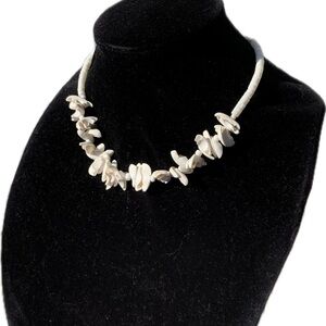 PANNEE by Panacea elegant genuine natural shell White Necklace Chocker 17”
